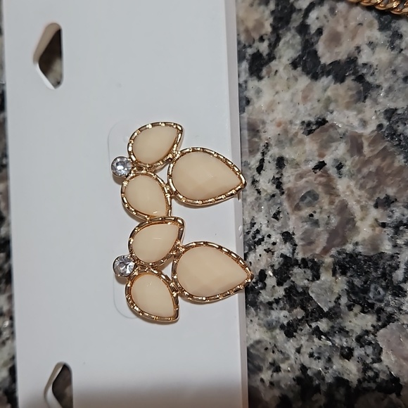 Icing brand, Cream colored Necklace and earring set - Picture 4 of 7